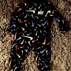 Nike newborn